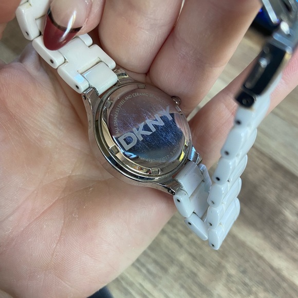 DKNY Vintage Watch w/ 36 Diamonds π - Picture 4 of 8